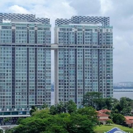 Experience The Coast - Hostahome Suites At Paragon Residence Near Downtown Johor Bahru Exterior foto